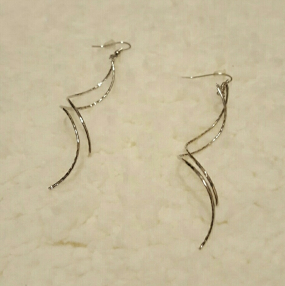 NWOT Park Lane silver Whisper earrings